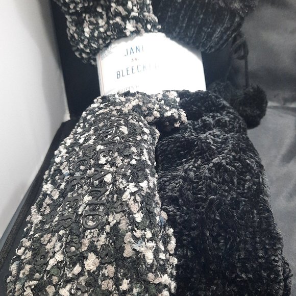 Jane and Bleecker Black gray white slipper socks - Picture 3 of 5